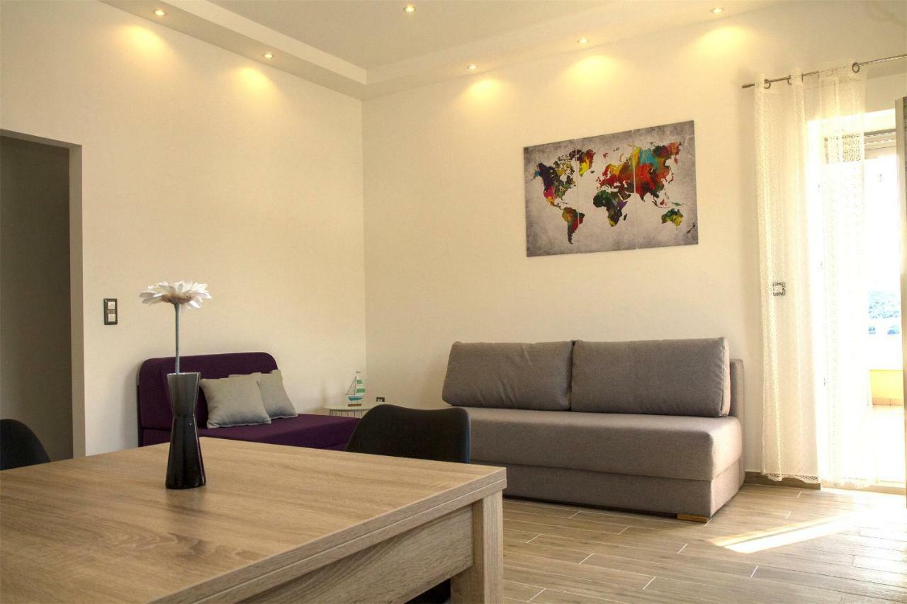 Apartment Punta Seget Vranjica Eksteriør billede